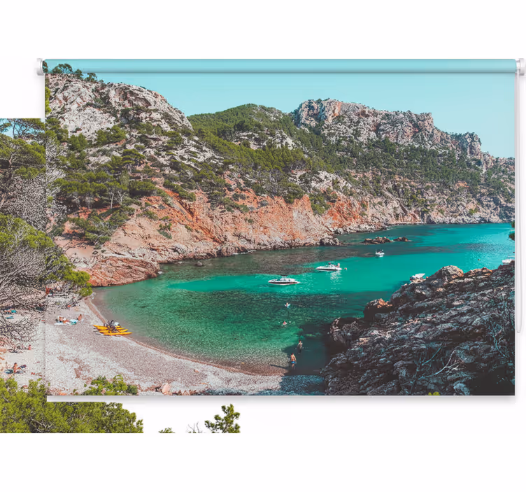 Roleta do sypialni piękna plaża z skałami mallorca - TenStickers