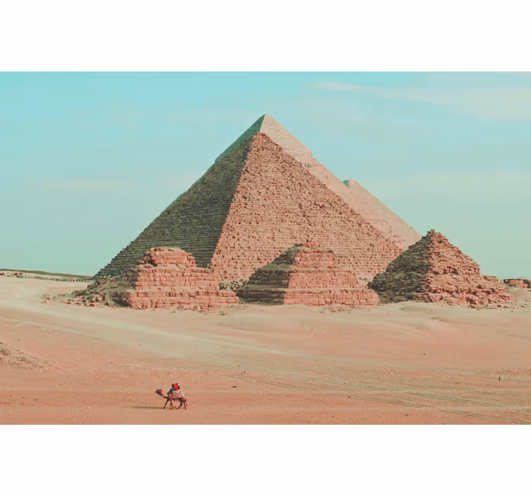 Fototapeta pustynia z estetycznymi pyramidaami - TenStickers