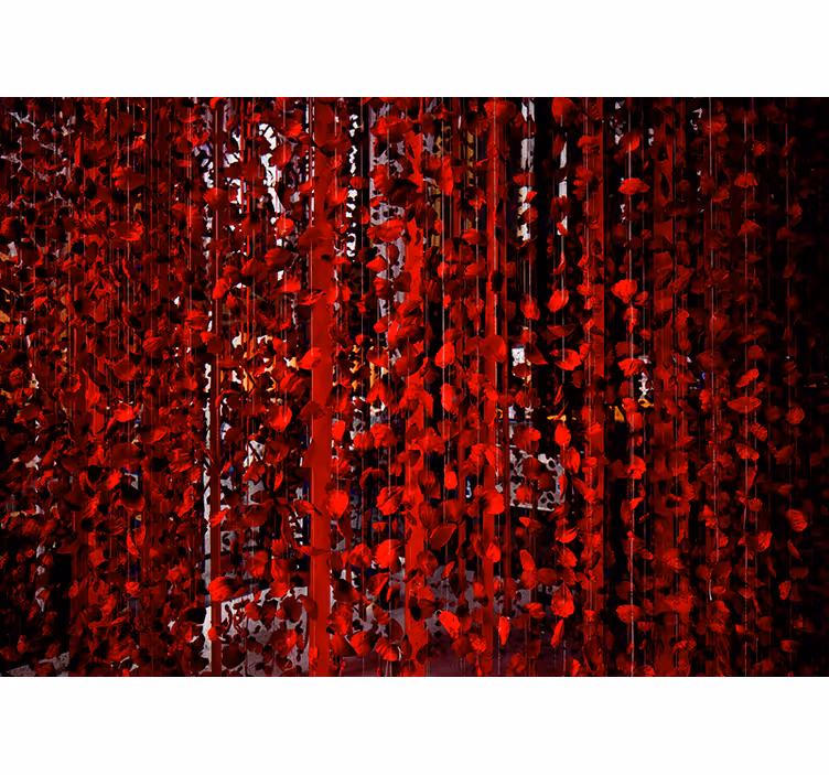 Fototapeta w kwiaty czerwona kaskada kwiatowa - TenStickers