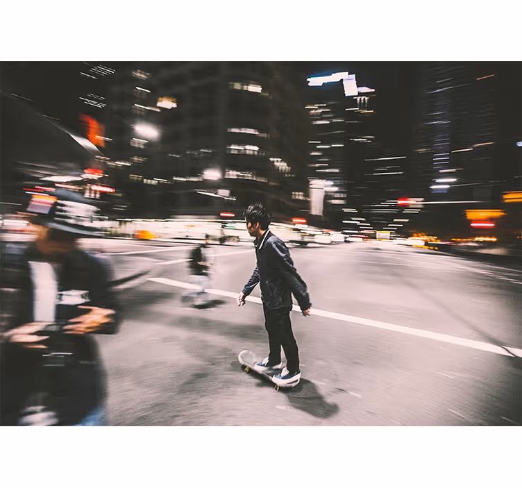 Fototapeta miasto nocny skateboarding w mieście - TenStickers