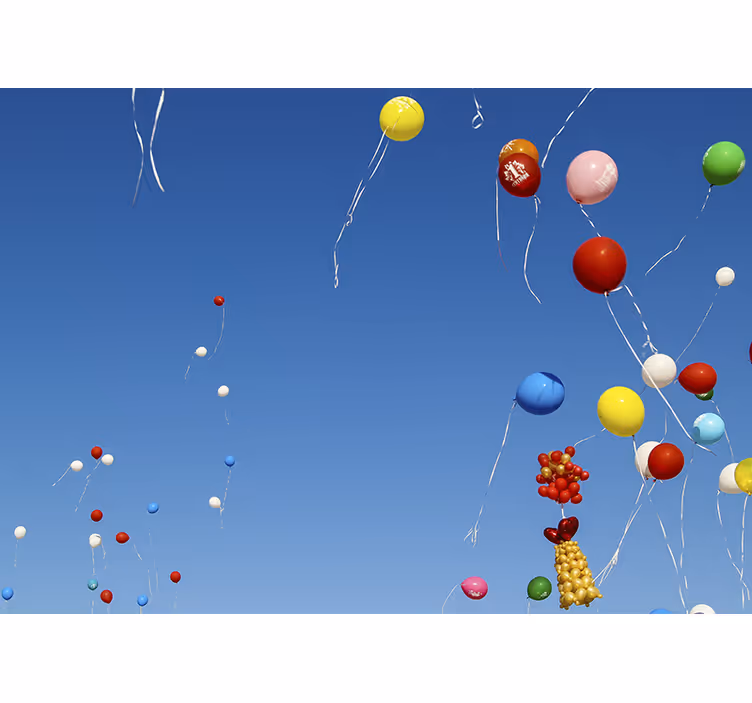 Fototapeta w serca kolorowe unoszące się balony - TenStickers
