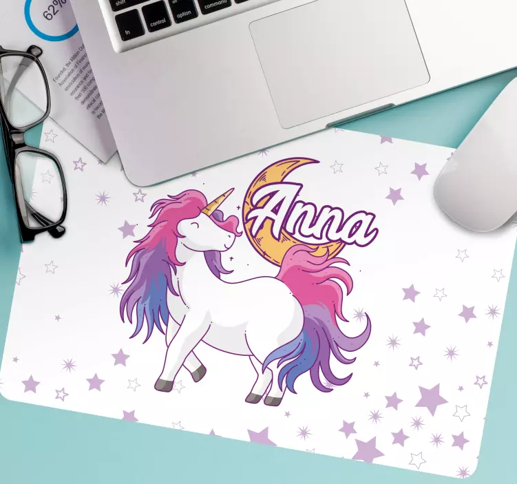 Podkładka pod mysz z imieniem wesoły design jednorożca - TenStickers