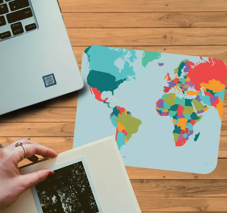 Podkładka pod myszkę mapa świata kolorowa  - TenStickers