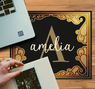 Podkładka pod mysz z imieniem elegancki monogram - TenStickers
