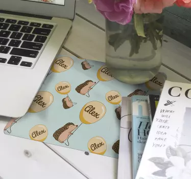 Podkładka pod mysz z imieniem jeżyk z balonami - TenStickers
