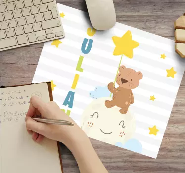 Podkładka pod mysz z imieniem miś trzymający gwiazdę - TenStickers