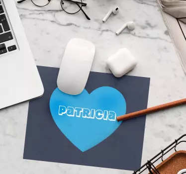 Podkładka pod mysz z imieniem w kształcie serca - TenStickers