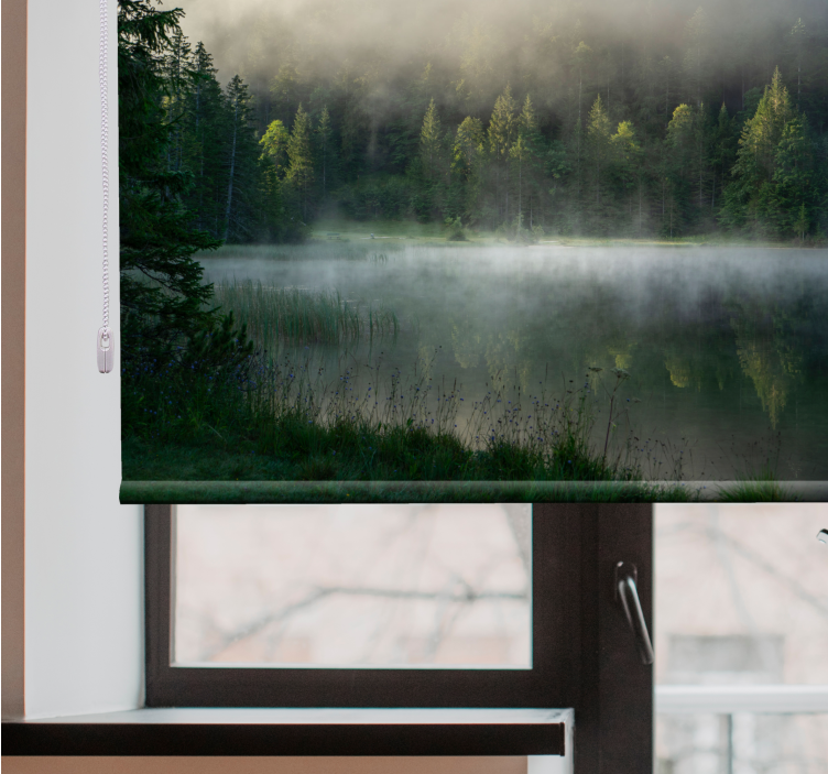 Roleta z drzewami odbicie mglistego lasu - TenStickers