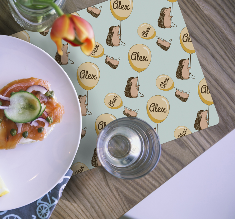 Podkładka na stół dla dzieci jeżyk z balonami i imieniem - TenStickers