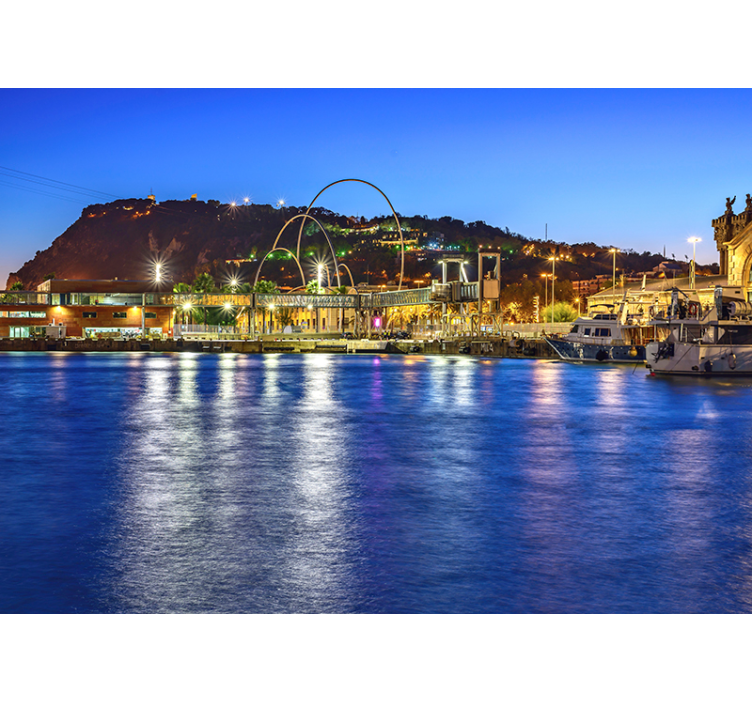 Fototapeta Barcelona wieczorne światła przy porcie - TenStickers