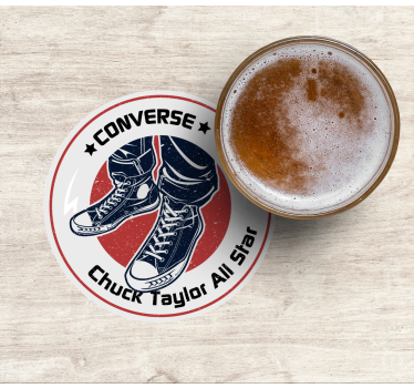 Vintage podstawka pod kubek z grafiką sneakersów - TenStickers