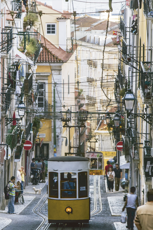 Plakat krajobraz fotomural tramwaj w lizbonie - TenStickers