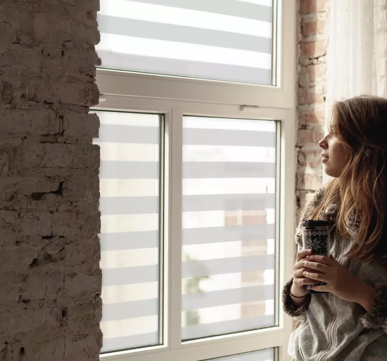 Naklejka na szybę zamiast firanek w paski - TenStickers