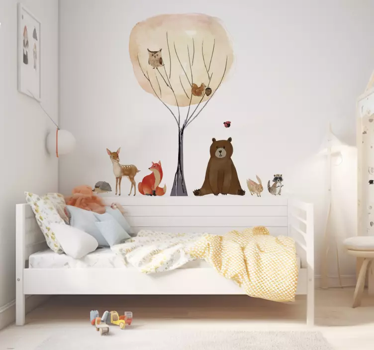 Naklejka na ścianę dla dzieci drzewo i leśne zwierzątka - TenStickers