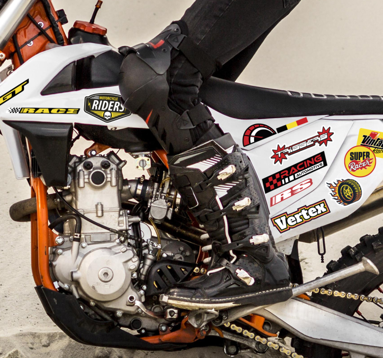 Naklejka na motocykl indywidualny pakiet bomb - TenStickers