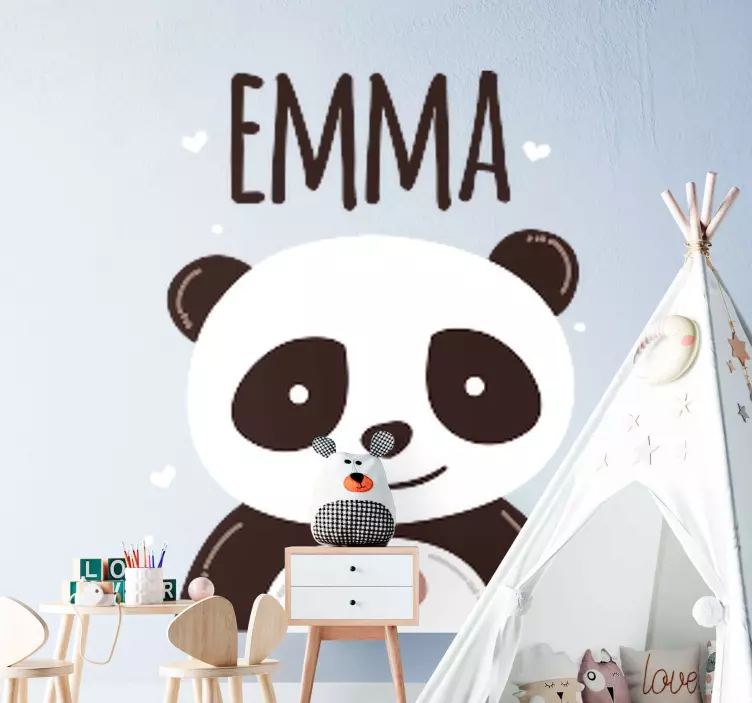Naklejka na ścianę dla niemowlaka Szczęśliwa panda z imieniem - TenStickers