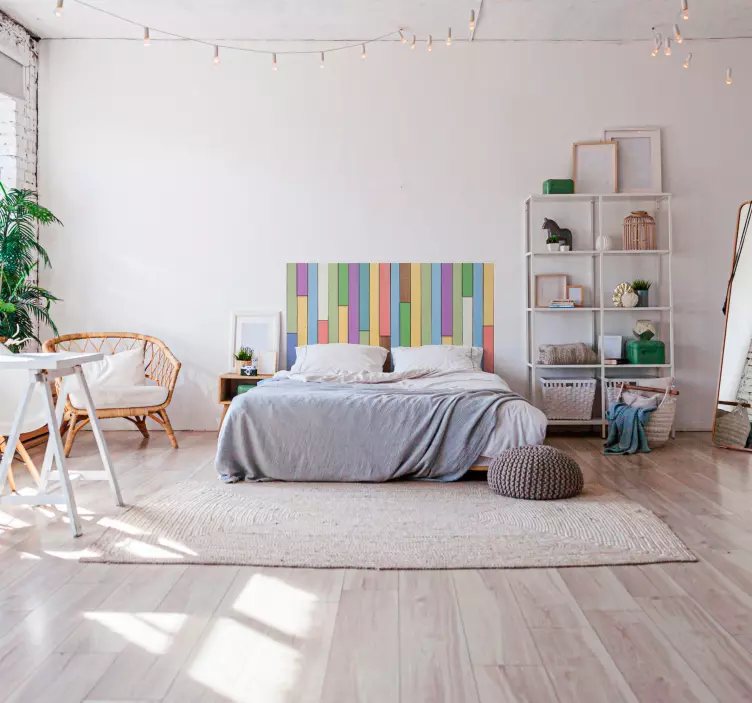 Naklejka nad łóżko do sypialni Kolorowe deski wezgłowia łóżka - TenStickers