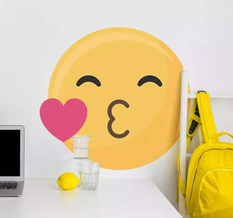 Naklejka emoji pocałunek buźka - TenStickers