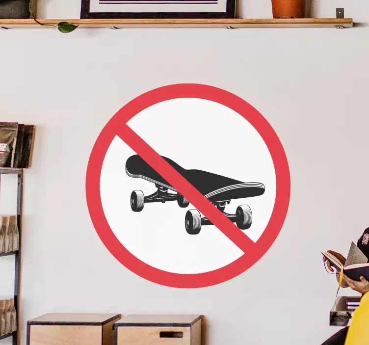Naklejka na ścianę miejsca zakaz jazdy na deskorolce - TenStickers
