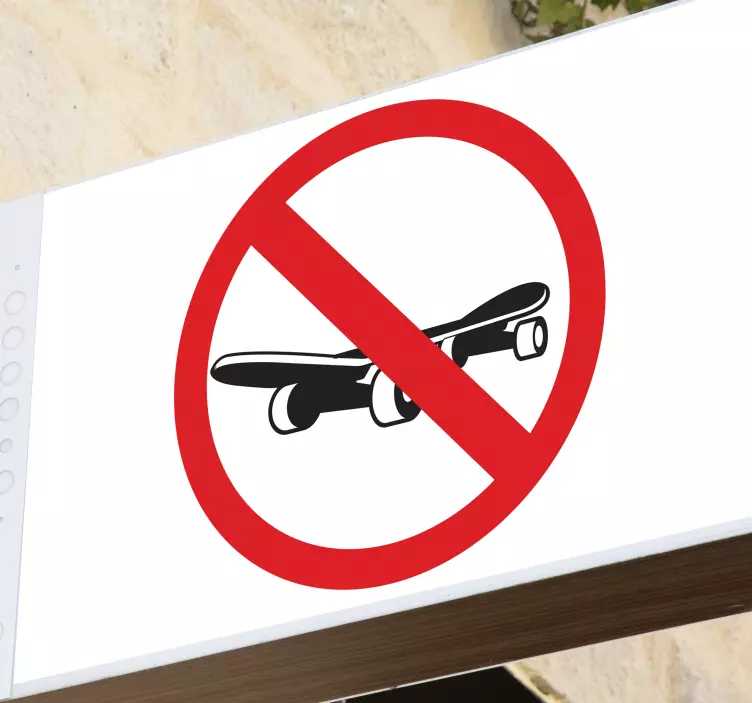 Naklejka zakaz jazdy na deskorolce - TenStickers