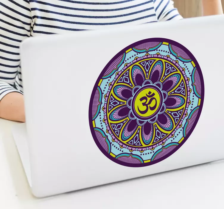 Naklejka na laptopa Bogata mandala - TenStickers