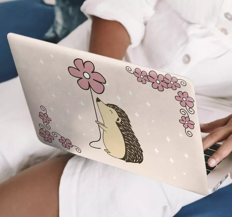 Naklejka na laptopa Jeżozwierz i stokrotka - TenStickers