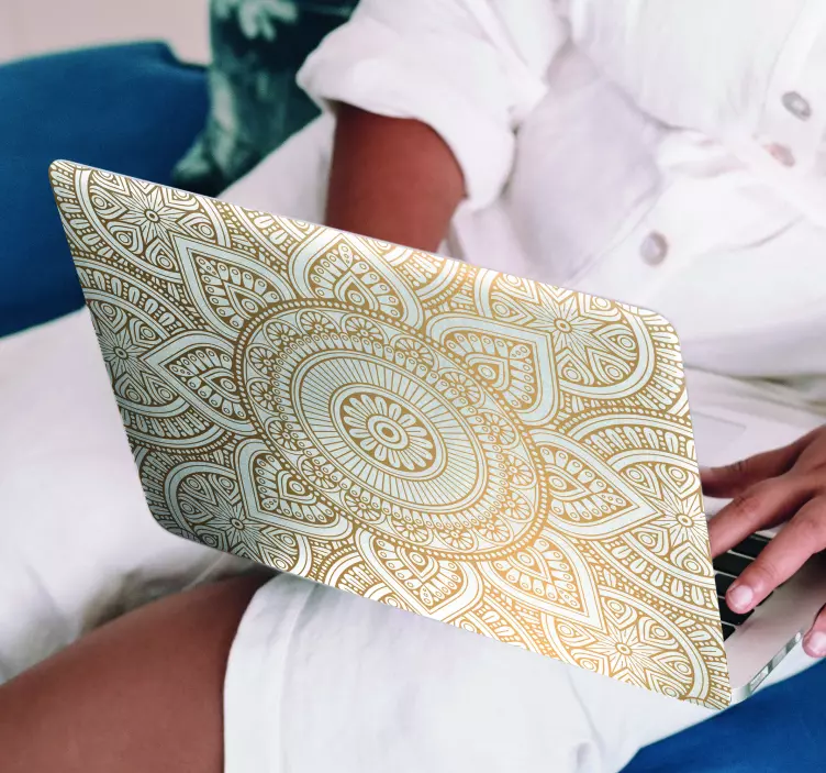 Naklejka na laptopa złota mandala - TenStickers