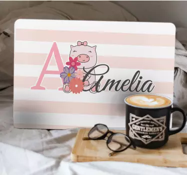 Naklejka na laptopa Świnka dla dziewczynki z imieniem - TenStickers