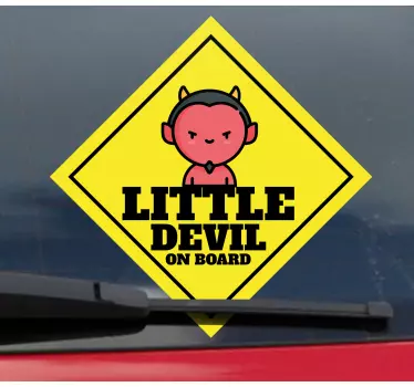 Naklejka na samochód dziecko w aucie mały diabełek - TenStickers