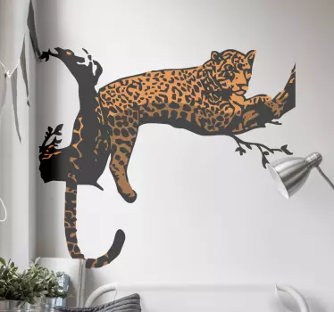 Naklejka na ścianę dzikie zwierzęta gepard na drzewie - TenStickers