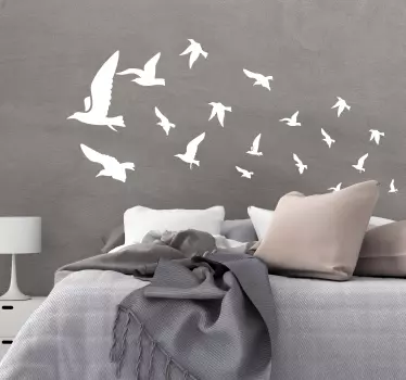 Naklejka na ścianę do sypialni lecące ptaki - TenStickers