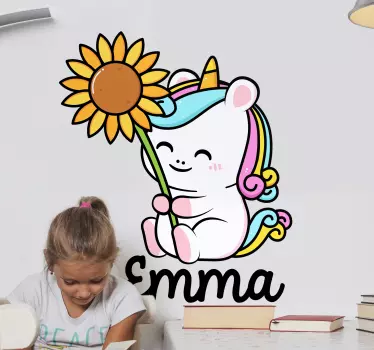 Naklejka z imieniem słodki jednorożec z kwiatkiem - TenStickers