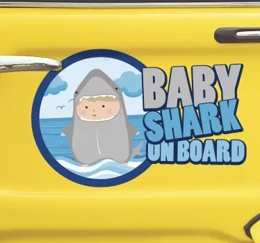 Naklejka na auto dziecko na pokładzie Baby shark na pokładzie - TenStickers