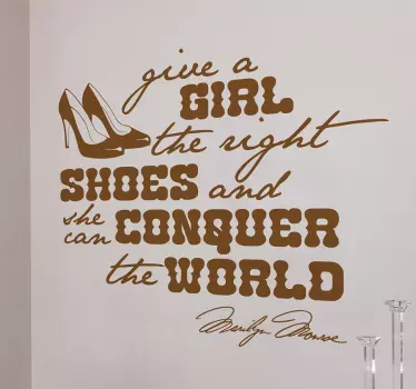 Odpowiednie buty  Marilyn Monroe Naklejka Ścienna - TenStickers
