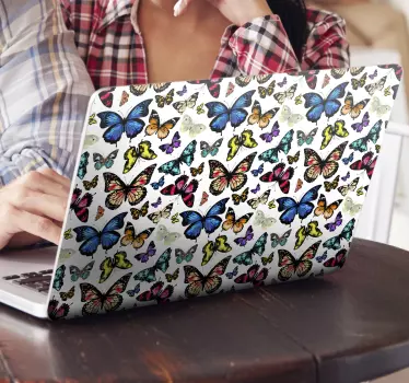 Skórka na laptopa Piękne i kolorowe motyle - TenStickers