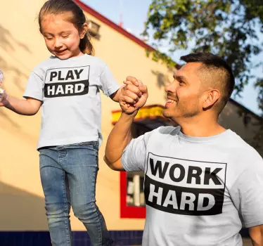 Koszulka dla rodziców i dzieci work hard play hard - TenStickers