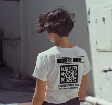 Koszulka nazwa firmy i kod qr - TenStickers