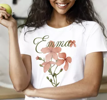 T-shirt z imieniem i z pięknym kwiatem - TenStickers