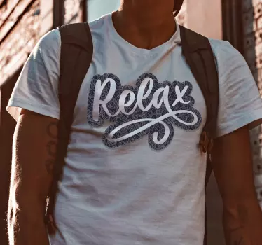 T-shirt z napisem relax i z wzorem paisley - TenStickers