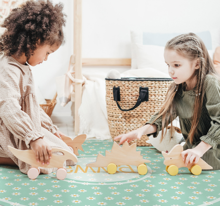 Okrągły stokrotkowy dywanik dziecięcy z imieniem - TenStickers