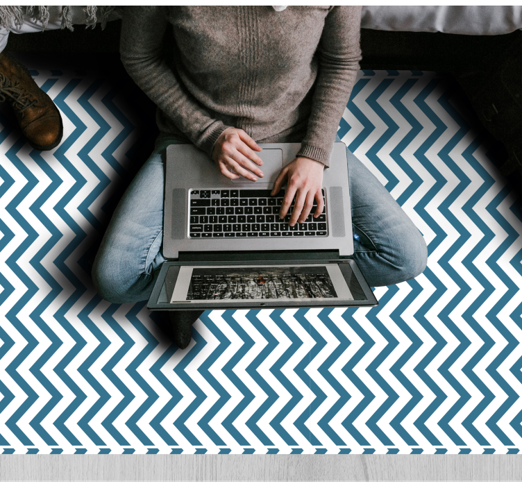 Dywan winylowy w paski styl niebiesko-biały szewron - TenStickers