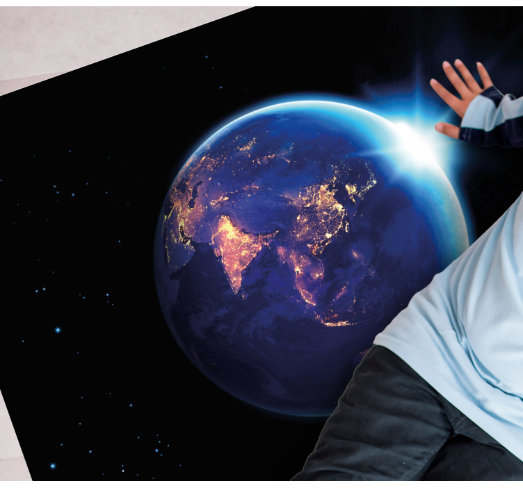 Ziemia otoczona dywanem do salonu z niebieskim światłem - TenStickers