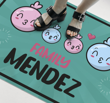 Dywan winylowy do przedpokoju z imieniem rodziny - TenStickers