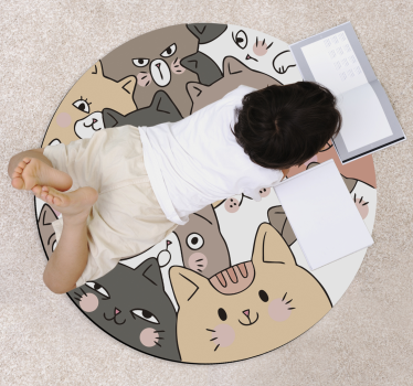 Dywanik dziecięcy z kotami okrągły - TenStickers